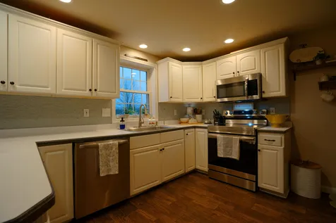 137 Morning Glory Drive Manchester NH 03109