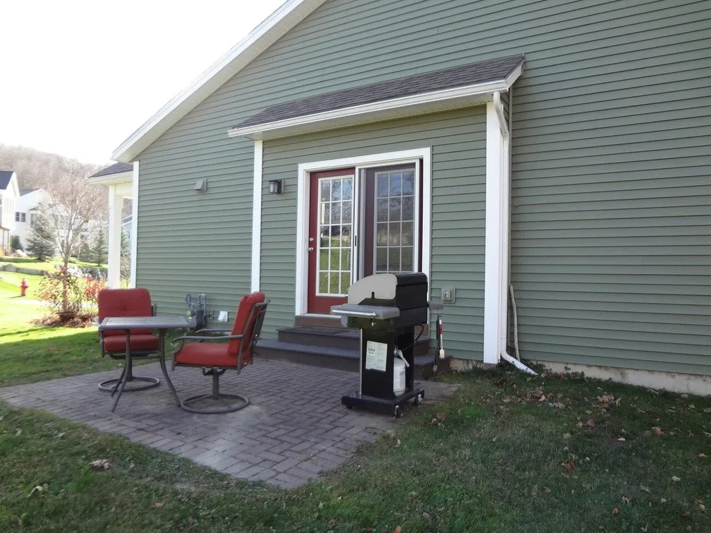 41 Lilac Lane Hinesburg VT 05461