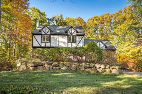19 Buckridge Drive Amherst NH 03031