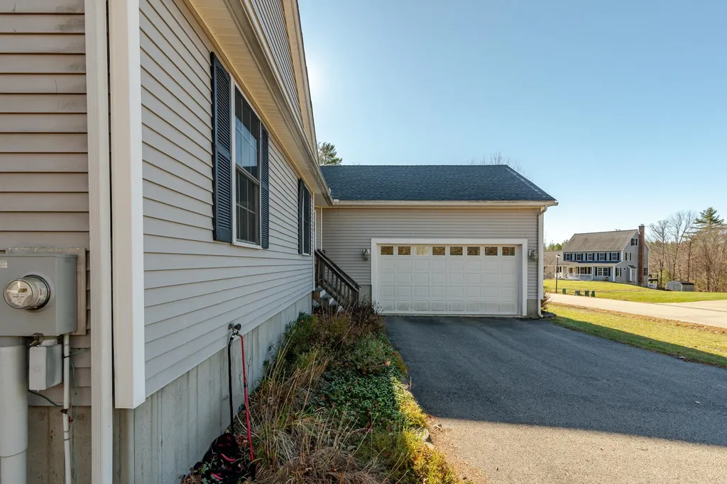 22 Fiddlehead Lane Rochester NH 03867