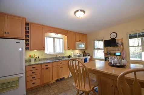 18 Elm Drive York ME 03909