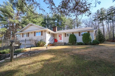 22 Benton Road Hooksett NH 03106