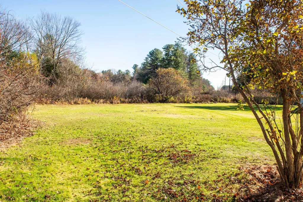 8 Darlene Lane Litchfield NH 03052