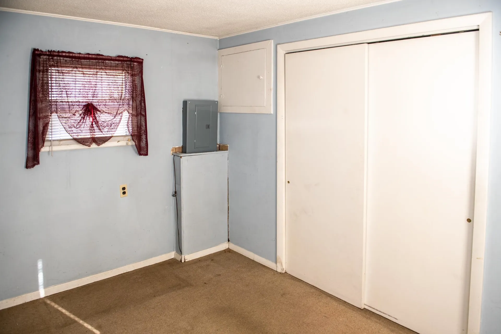8 Darlene Lane Litchfield NH 03052