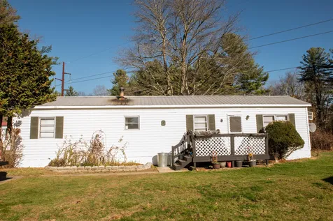 8 Darlene Lane Litchfield NH 03052