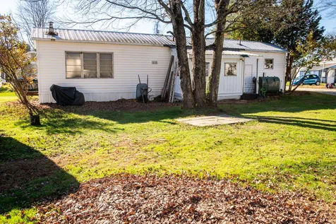 8 Darlene Lane Litchfield NH 03052