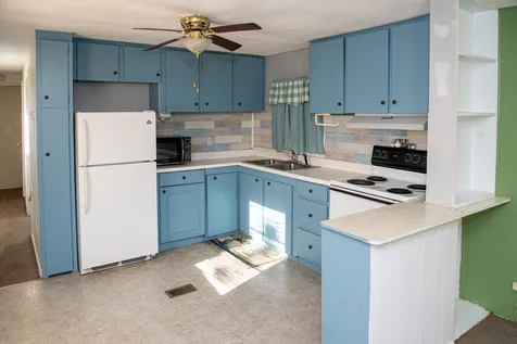 8 Darlene Lane Litchfield NH 03052