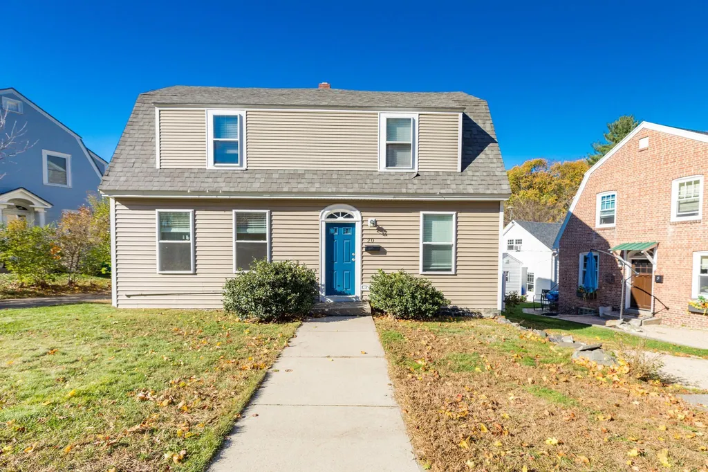 22 Concord Way Portsmouth NH 03801