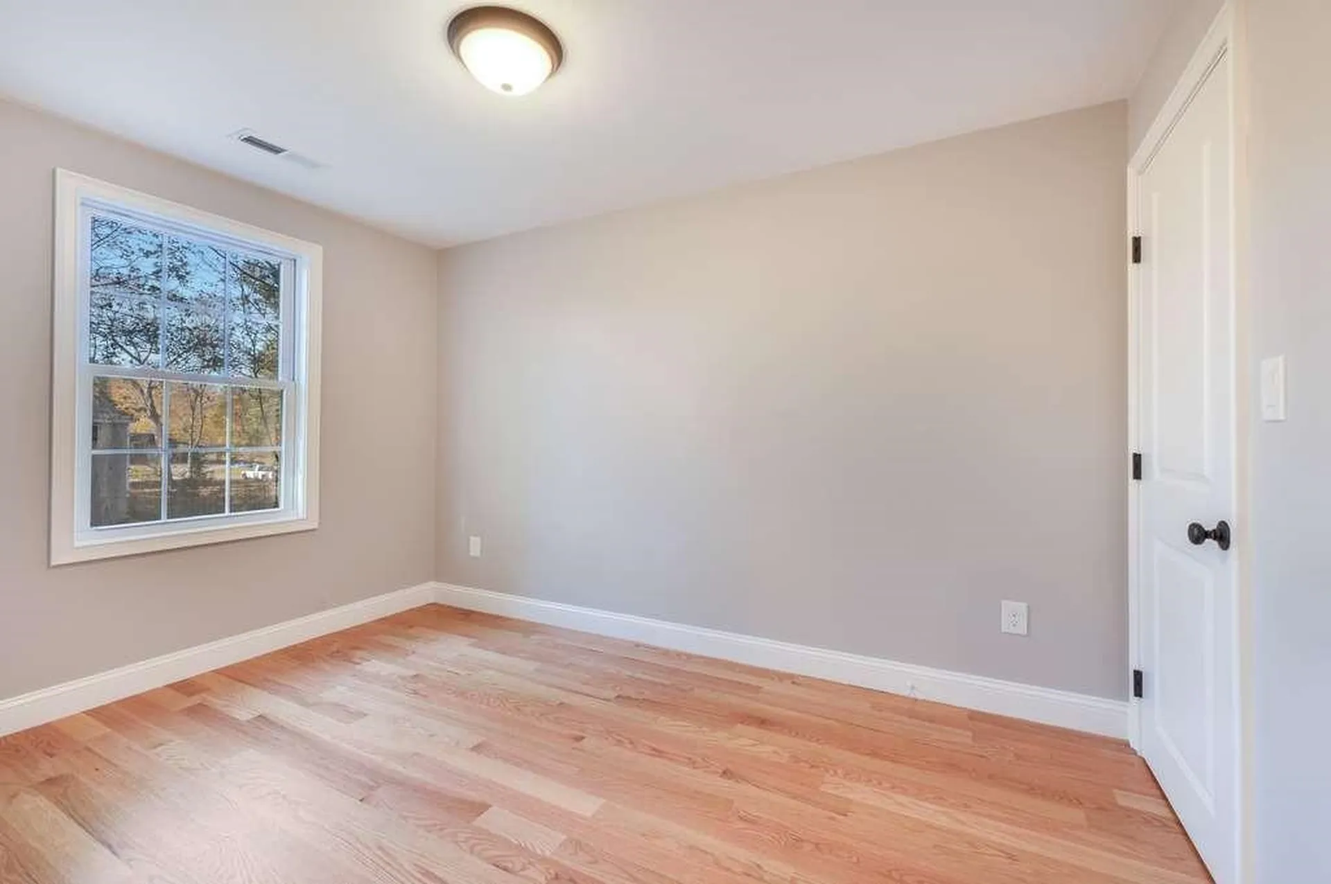 6 Burnham Avenue Durham NH 03824