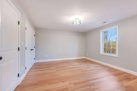 6 Burnham Avenue Durham NH 03824
