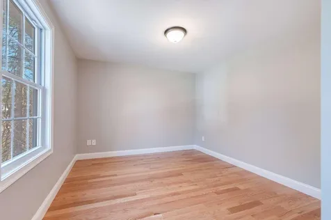 6 Burnham Avenue Durham NH 03824