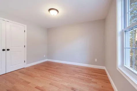 6 Burnham Avenue Durham NH 03824