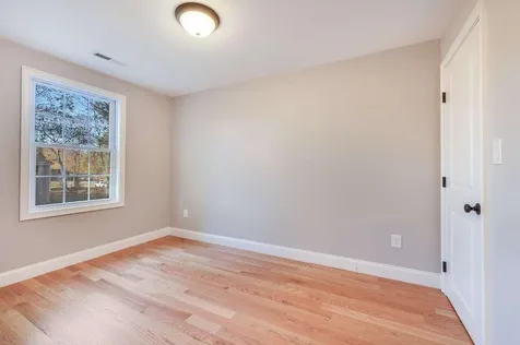 6 Burnham Avenue Durham NH 03824