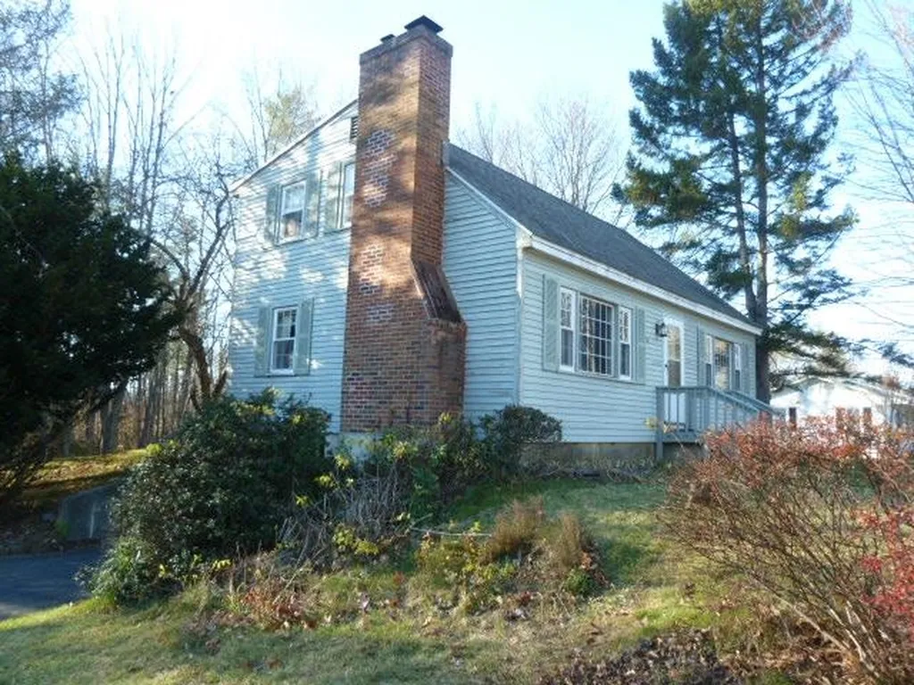 10 Hampshire Drive Franklin NH 03235