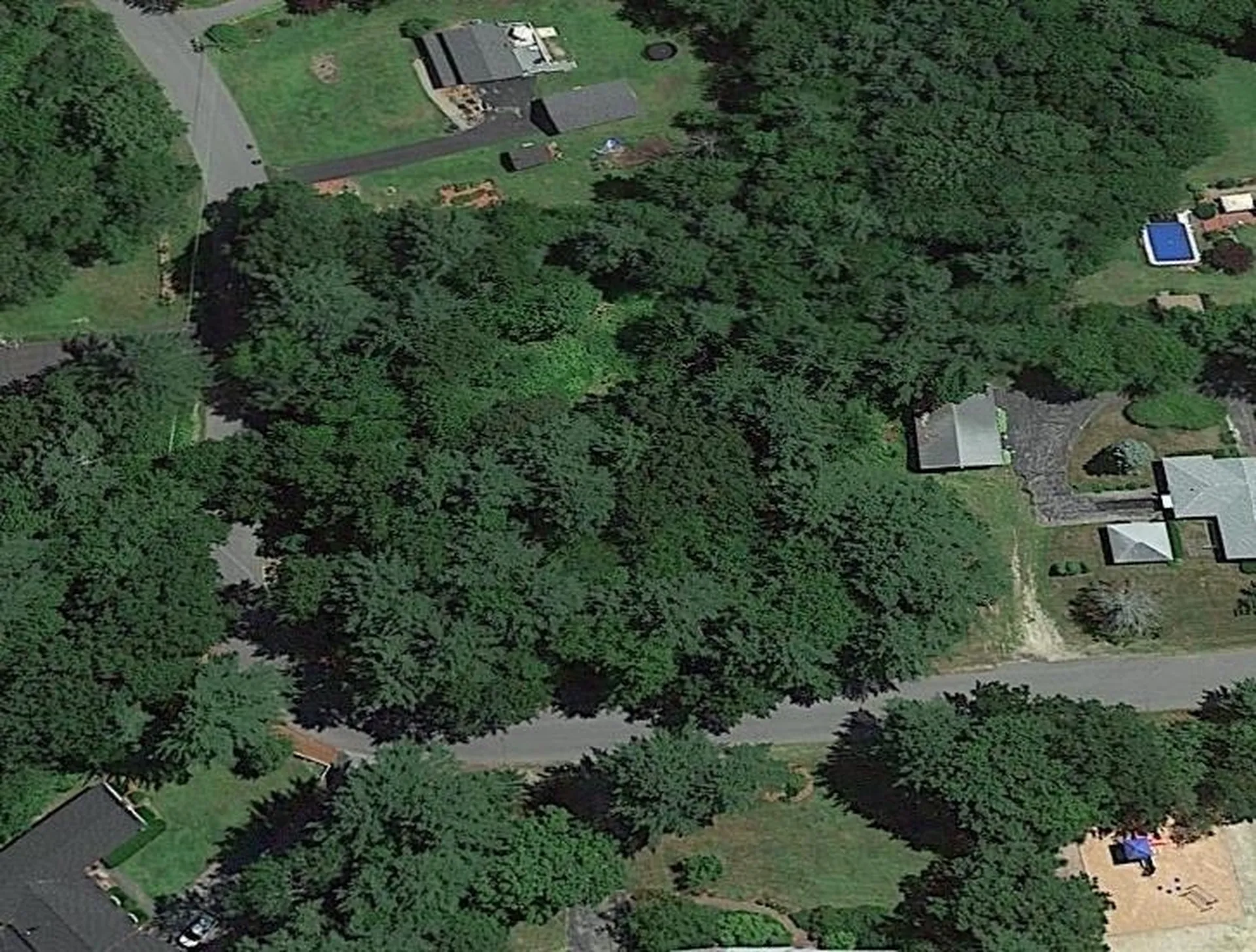 8 Woodland Drive Londonderry NH 03053