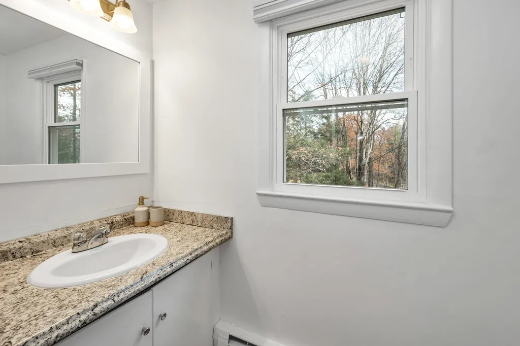 38 Lynnewood Road Laconia NH 03246