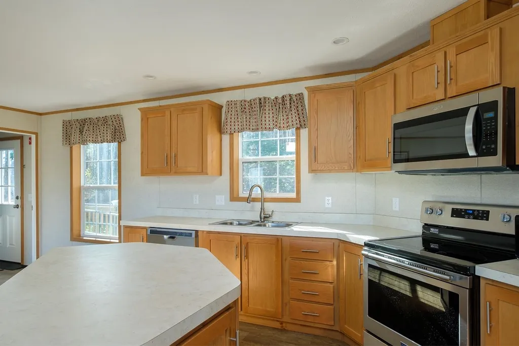 10 Cleo Circle Rochester NH 03868
