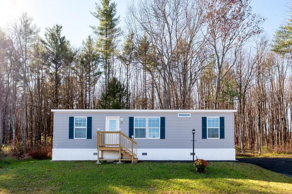 10 Cleo Circle Rochester NH 03868