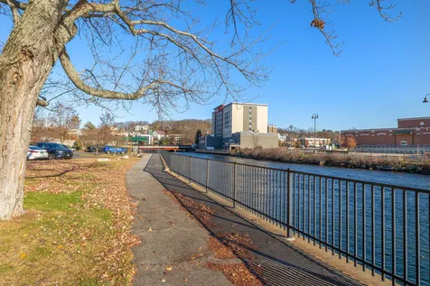 66 Landing Lane Laconia NH 03246