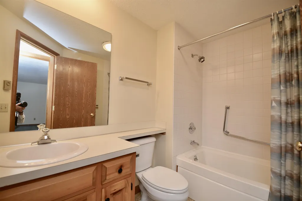 4 Lakeview Place Grantham NH 03753