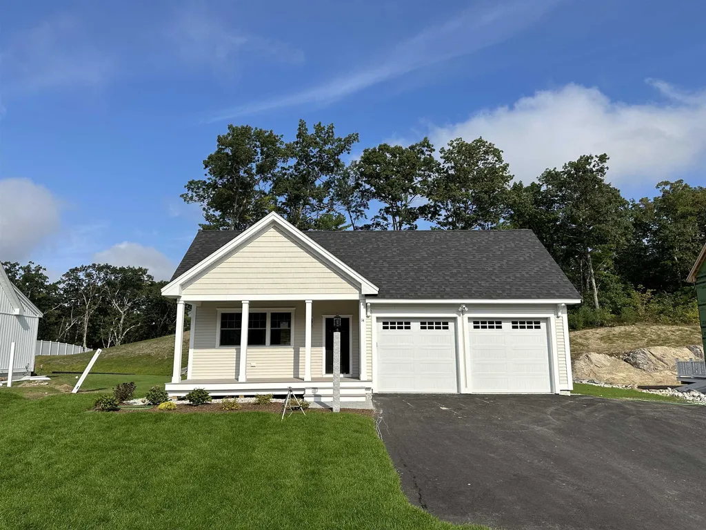 14 Clover Lane Londonderry NH 03053