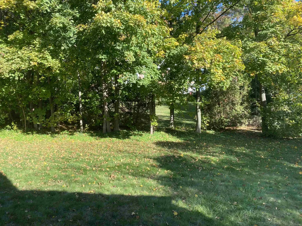 18 Edgewood Lane Burlington VT 05401