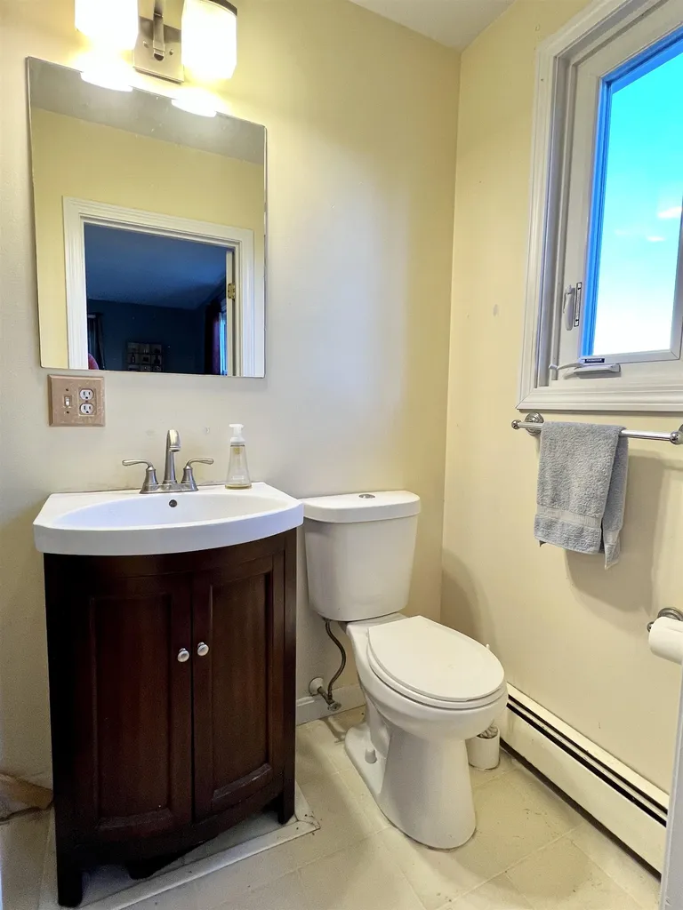 166 Stratham Heights Road Stratham NH 03885
