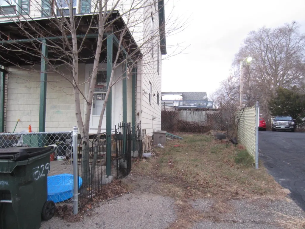 529 Maple Street Manchester NH 03104