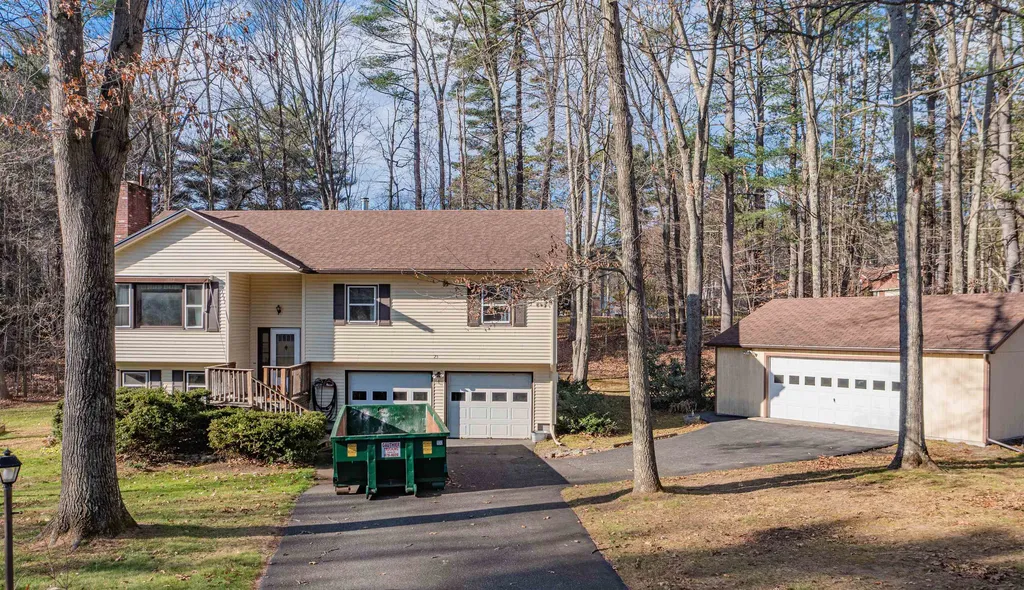 25 Logwood Circle Essex VT 05452