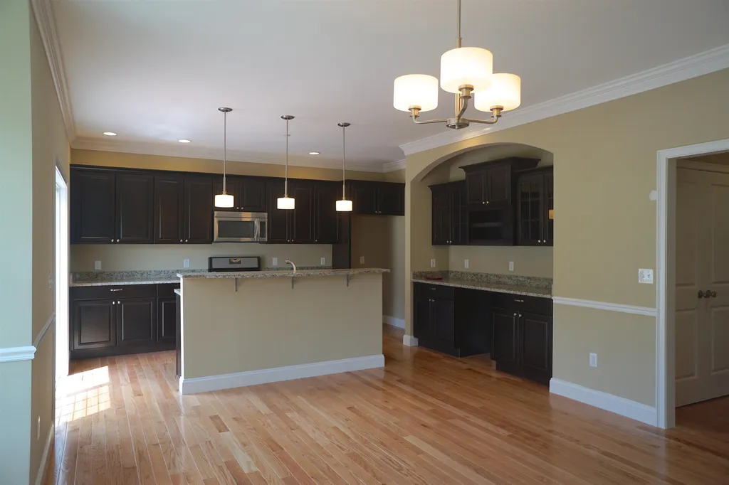 16 Manor Drive Hooksett NH 03106