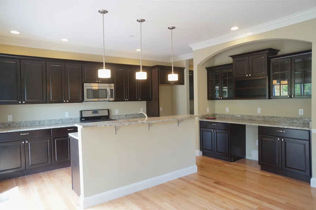 16 Manor Drive Hooksett NH 03106