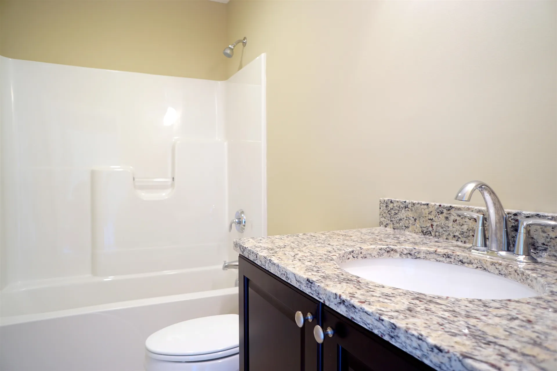 16 Manor Drive Hooksett NH 03106