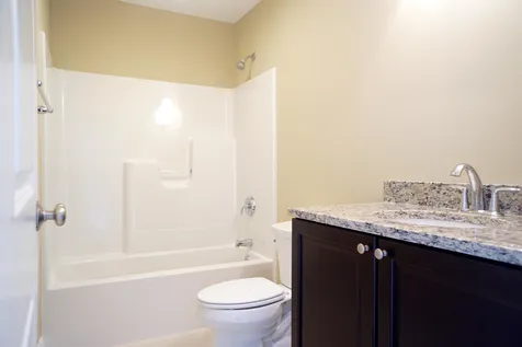 16 Manor Drive Hooksett NH 03106