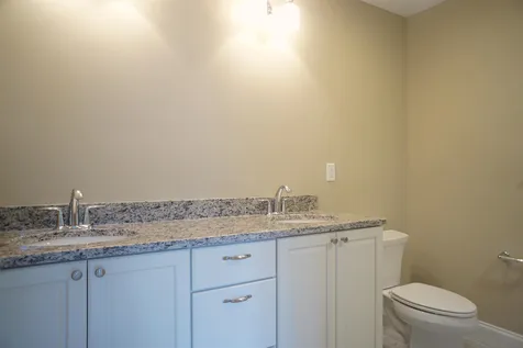 16 Manor Drive Hooksett NH 03106