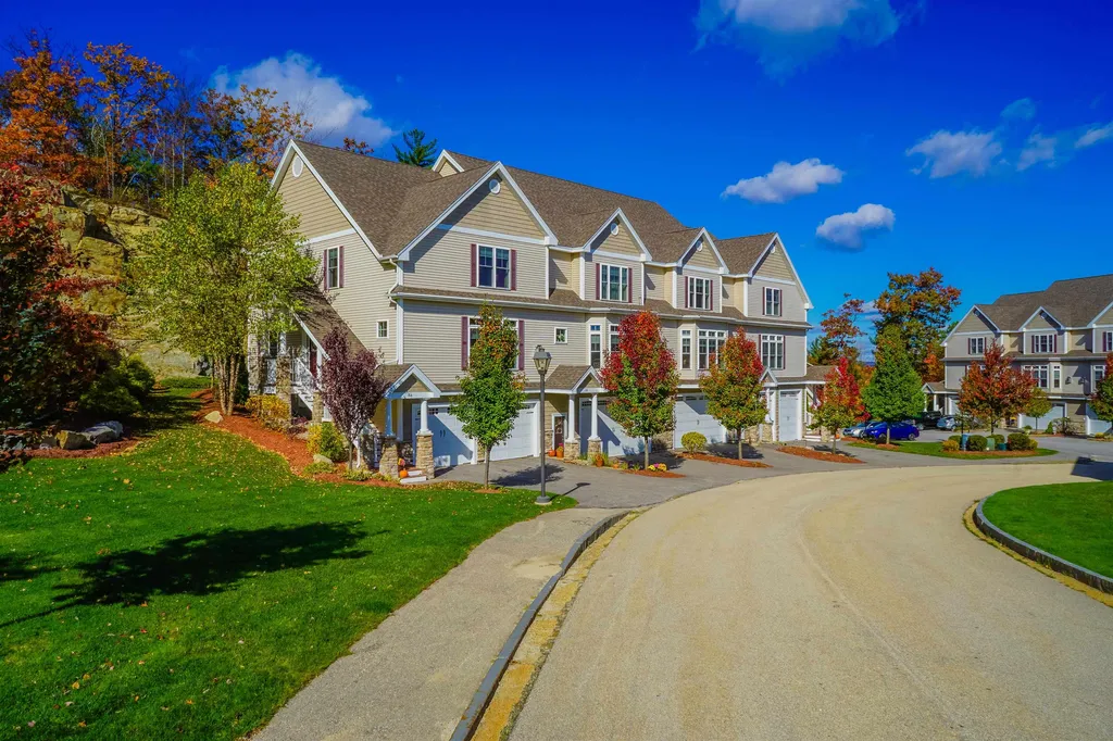 16 Manor Drive Hooksett NH 03106