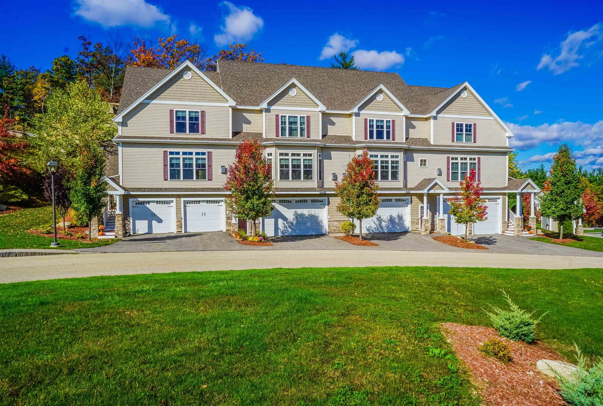 16 Manor Drive Hooksett NH 03106