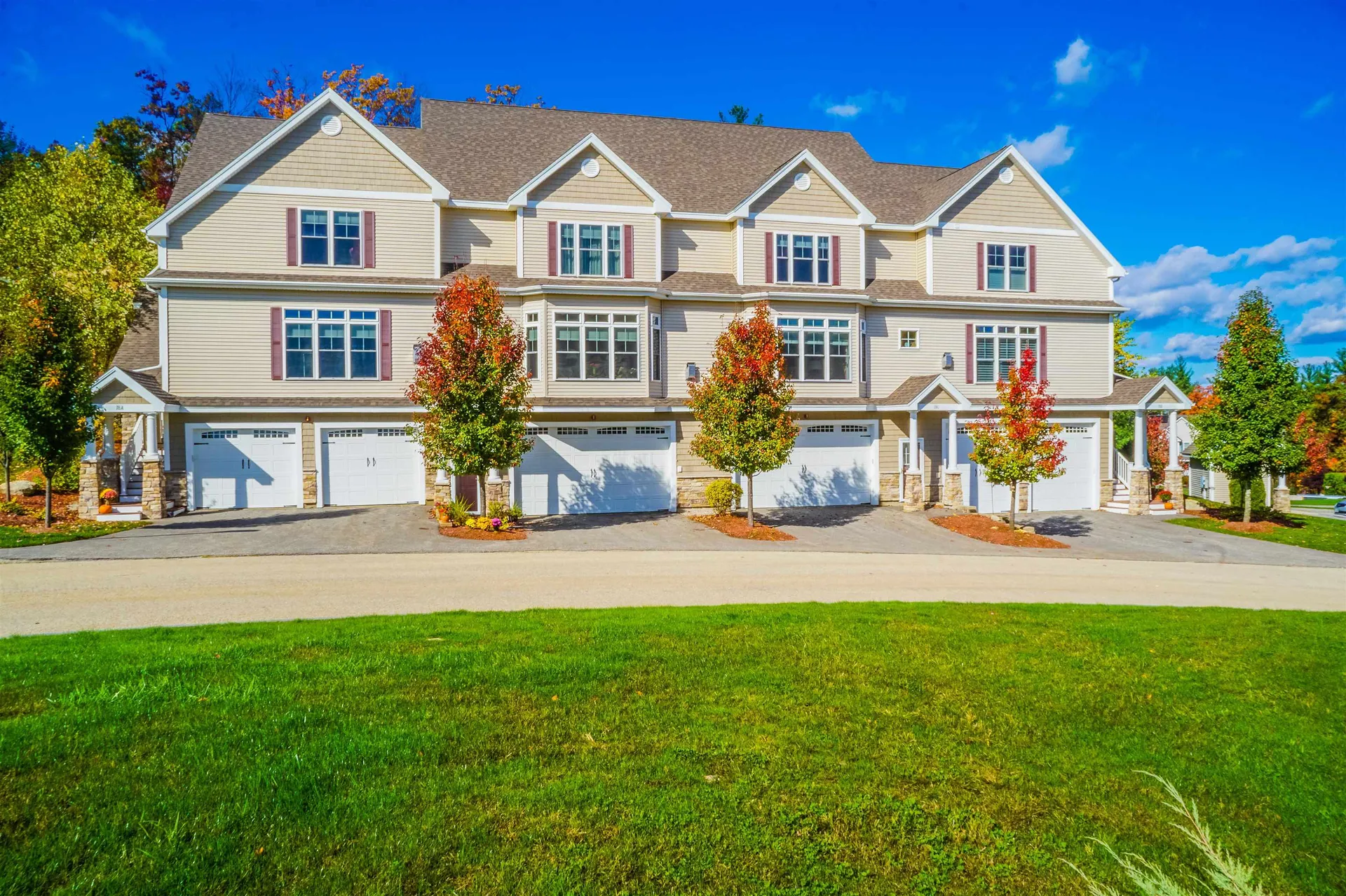 16 Manor Drive Hooksett NH 03106