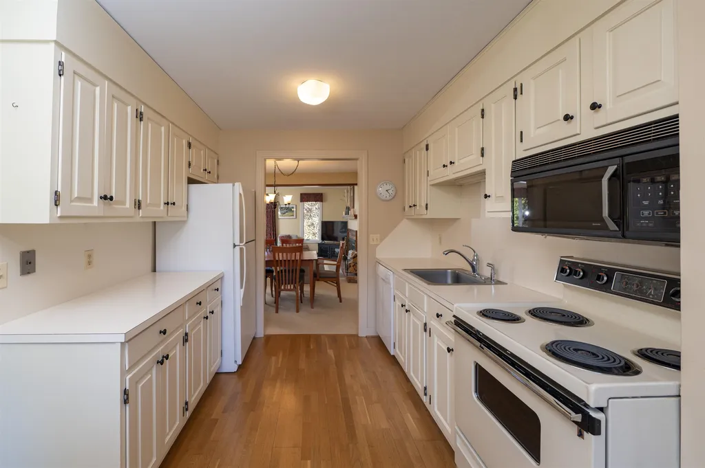 418 Lyman Batcheller Road Hartford VT 05059