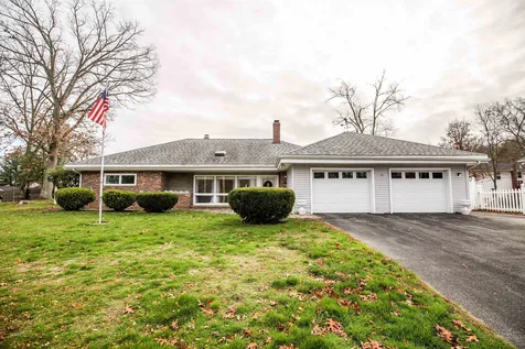 13 Irving Street Salem NH 03079