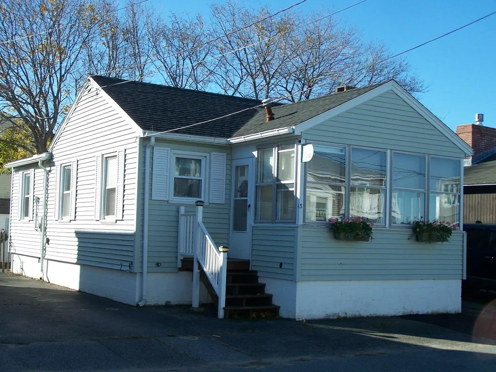 13 Tuttle Avenue Hampton NH 03842