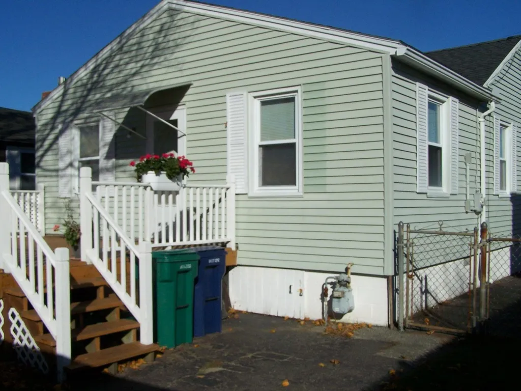 13 Tuttle Avenue Hampton NH 03842