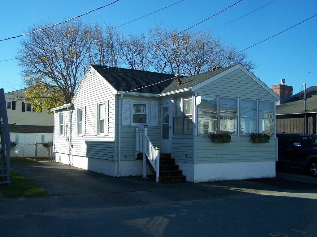 13 Tuttle Avenue Hampton NH 03842