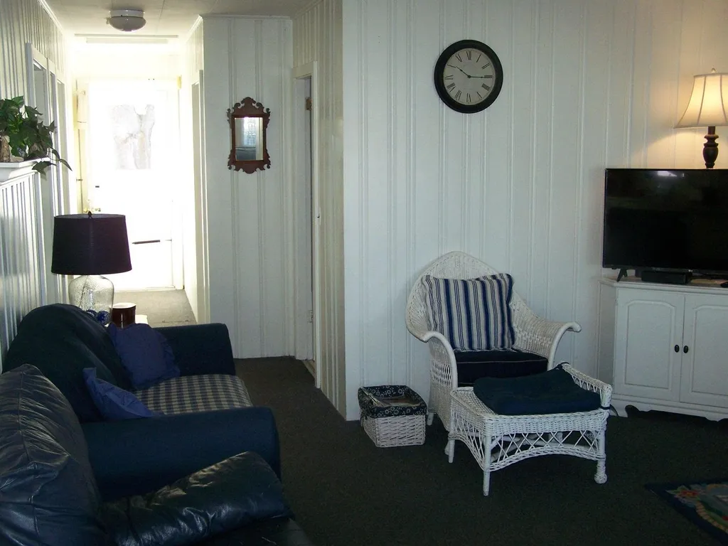 13 Tuttle Avenue Hampton NH 03842