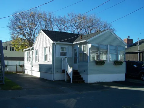 13 Tuttle Avenue Hampton NH 03842