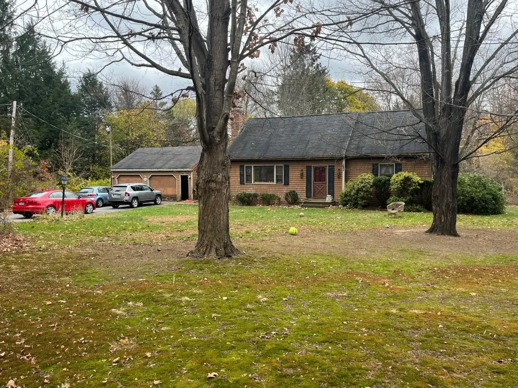 16 High Street Stratham NH 03885