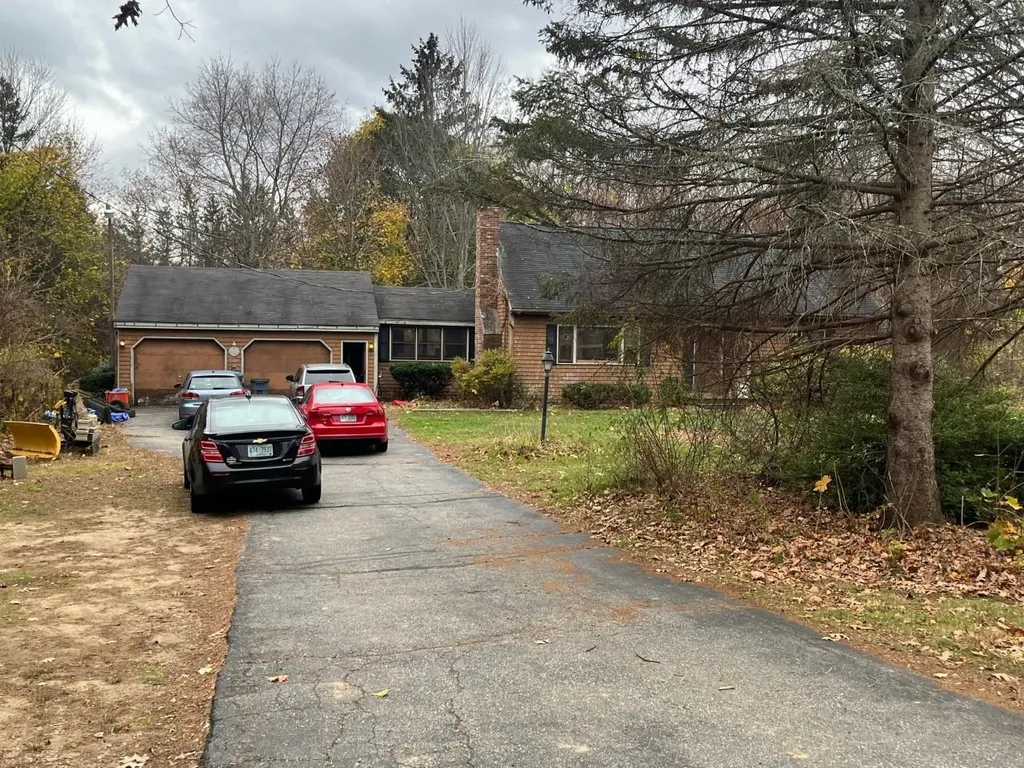 16 High Street Stratham NH 03885