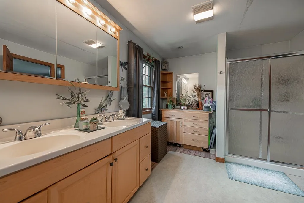 73 Brookside Lane Danbury NH 03230