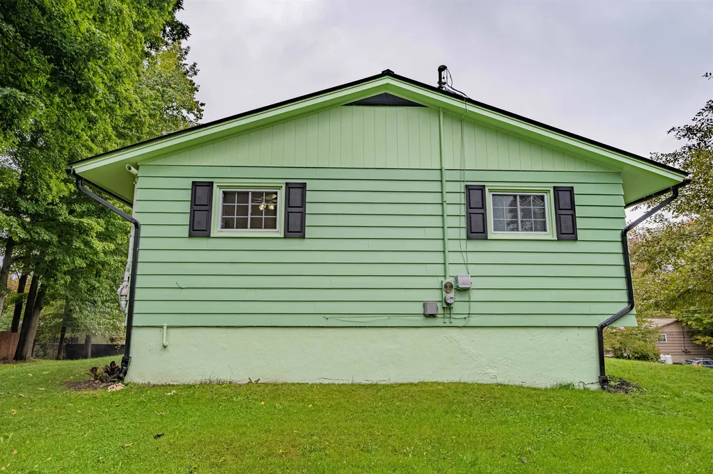 39 Lague Lane Barre Town VT 05641-3219