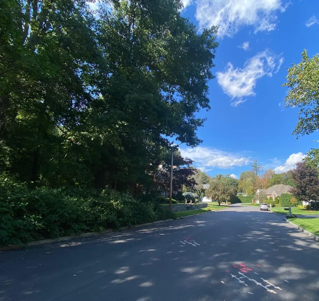 335 Ledgewood Road Manchester NH 03104
