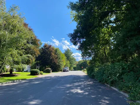 335 Ledgewood Road Manchester NH 03104